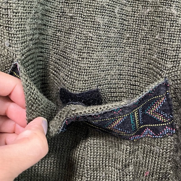 Orange Vintage Olive Green Knit Sweater - Size M - Picture 8 of 12